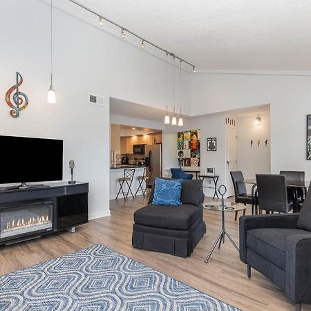 Large, Stunning Elvis Themed Condo,10 Min From Cvg Florence Bagian luar foto