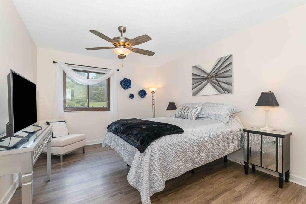 Large, Stunning Elvis Themed Condo,10 Min From Cvg Florence Bagian luar foto